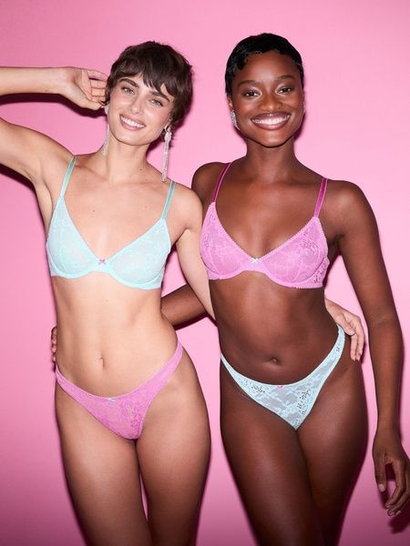 Трусики танга Victoria's Secret 33370626 со средней посадкой 33370626 фото