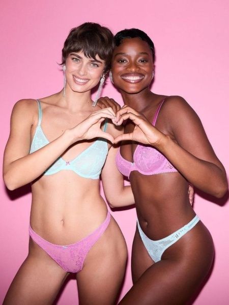 Трусики танга Victoria's Secret 33370626 со средней посадкой 33370626 фото
