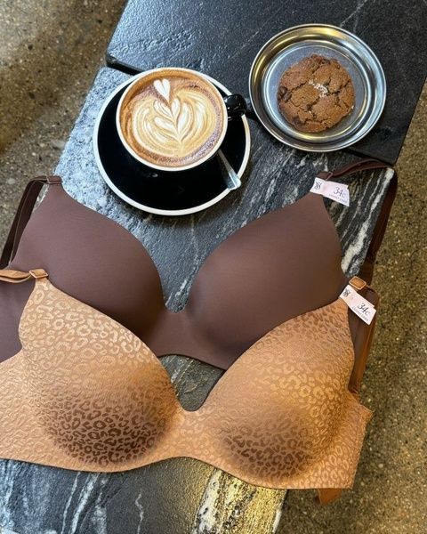 Бюстгальтер без кісточок Victoria's Secret 442583390 з формованою чашкою 442583390 фото