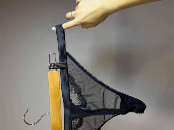 Женские трусы Стринги Scantilly ST2402 черные ST2402_чорний фото
