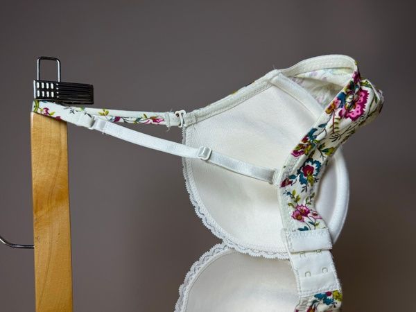 Бюстгальтер с формованными чашками Lauma 40C15 на косточках 40C15_приглушено білий фото